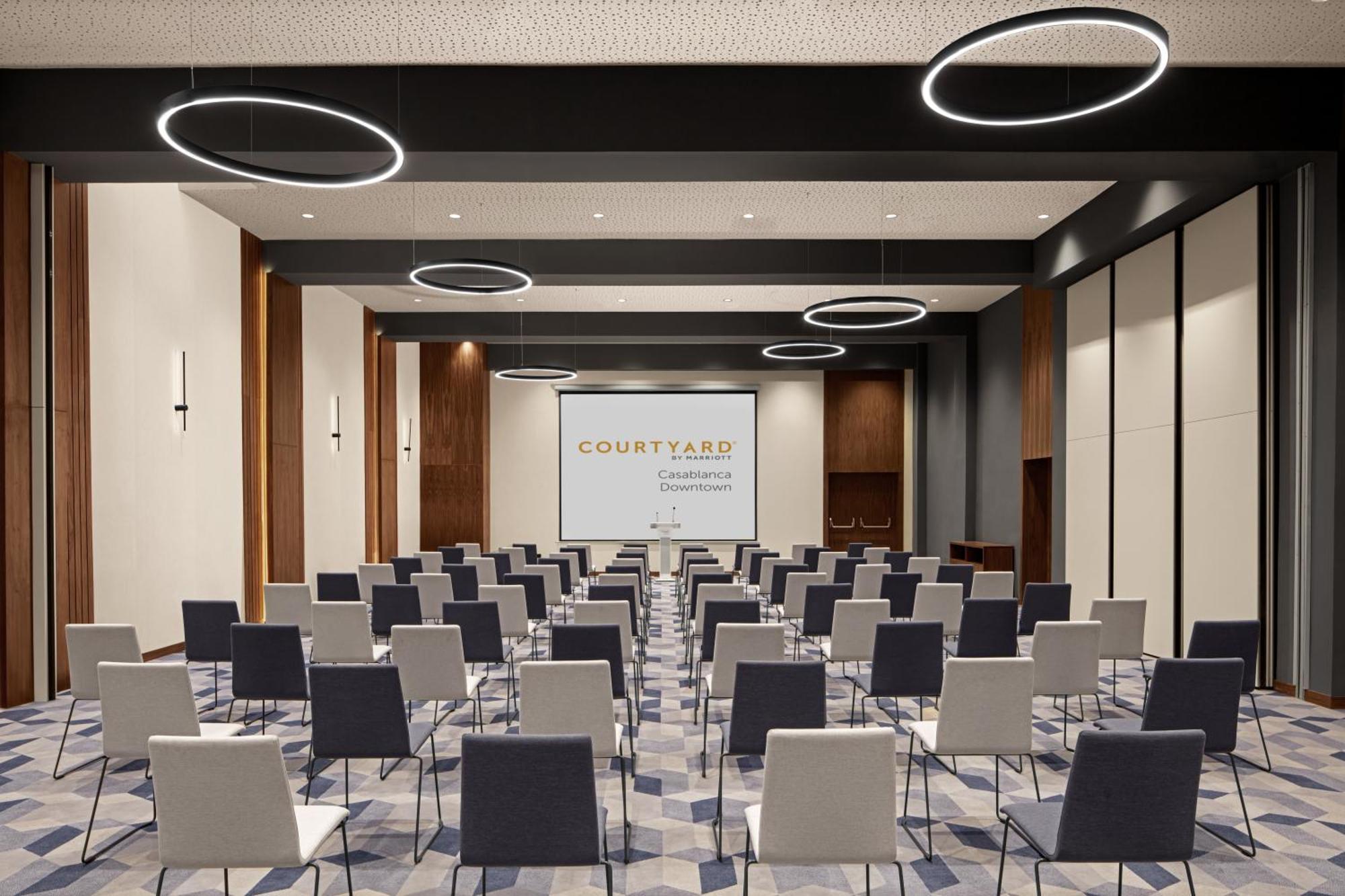 Отель Courtyard By Marriott Casablanca Downtown Экстерьер фото