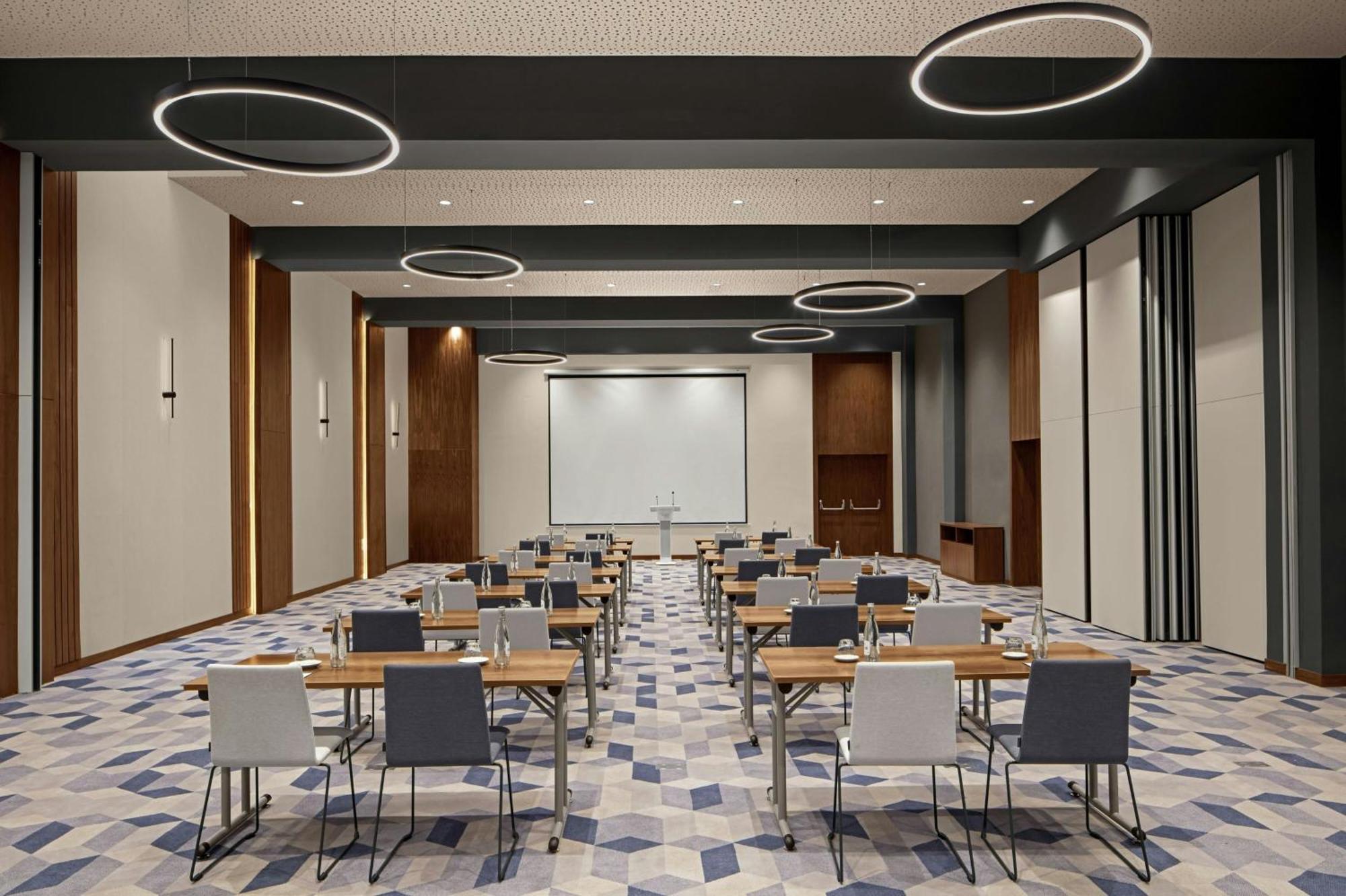 Отель Courtyard By Marriott Casablanca Downtown Экстерьер фото