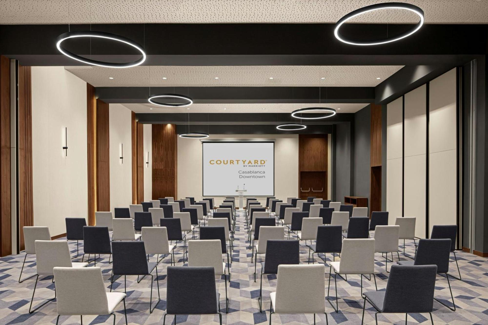 Отель Courtyard By Marriott Casablanca Downtown Экстерьер фото